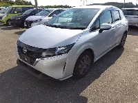 Цена авто Nissan Note с аукционов Японии, номер кузова E13, пробег 74 000, оценка 8