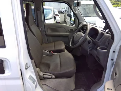 NISSAN CLIPPER VAN