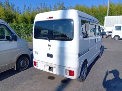 NISSAN CLIPPER VAN