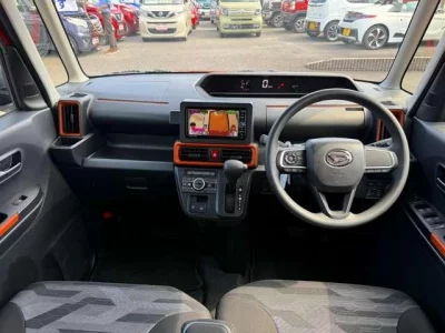 DAIHATSU TANTO FUN CROSS