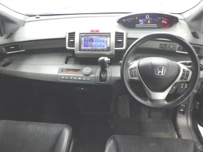 HONDA FREED SPIKE