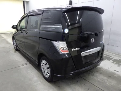 HONDA FREED SPIKE