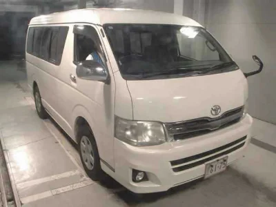 TOYOTA HIACE