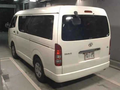 TOYOTA HIACE