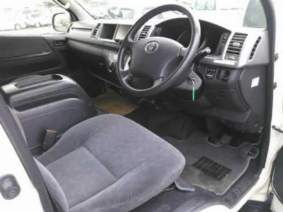 TOYOTA HIACE