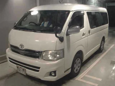 TOYOTA HIACE