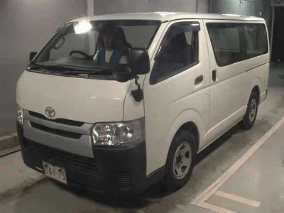 TOYOTA HIACE VAN