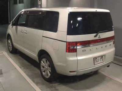 MITSUBISHI DELICA D5