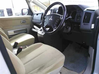 MITSUBISHI DELICA D5