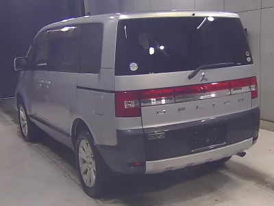 MITSUBISHI DELICA D5