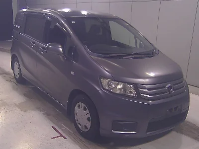 Honda FREED SPIKE