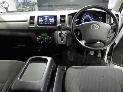 TOYOTA HIACE VAN