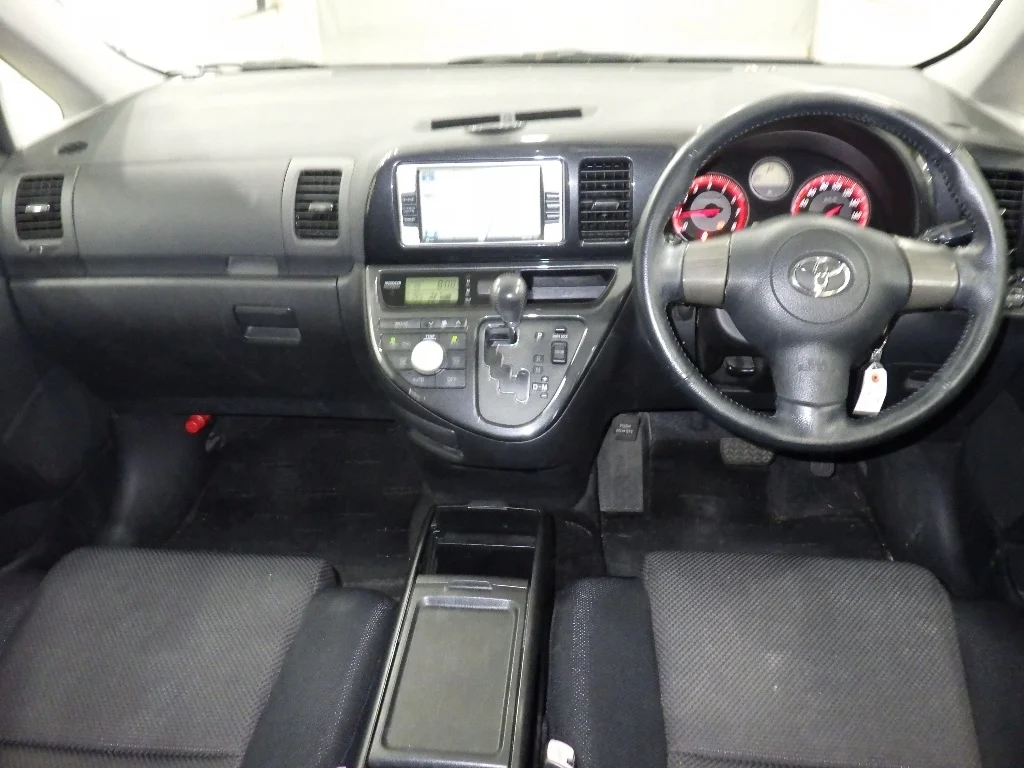 Toyota Wish  с аукциона в Японии