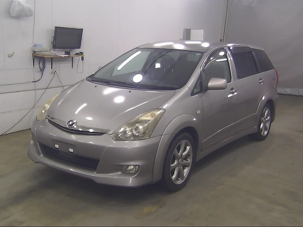 Toyota Wish  с аукциона в Японии
