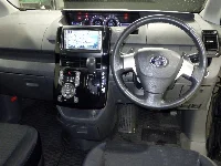 Цена авто Toyota Voxy с аукционов Японии, номер кузова ZRR70W, пробег 185 000, оценка 2