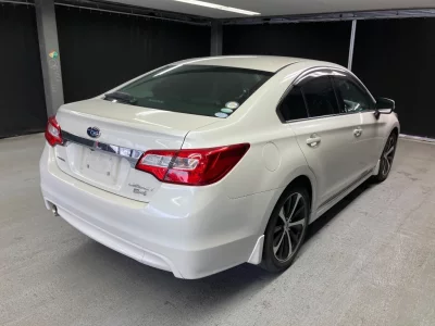 SUBARU LEGACY B4