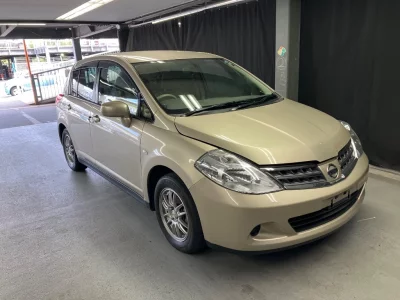 NISSAN TIIDA