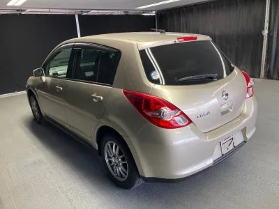 NISSAN TIIDA