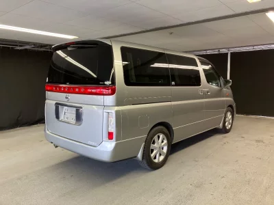 NISSAN ELGRAND