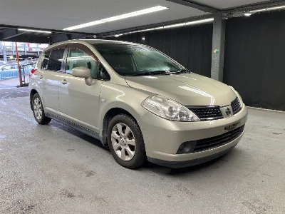 NISSAN TIIDA