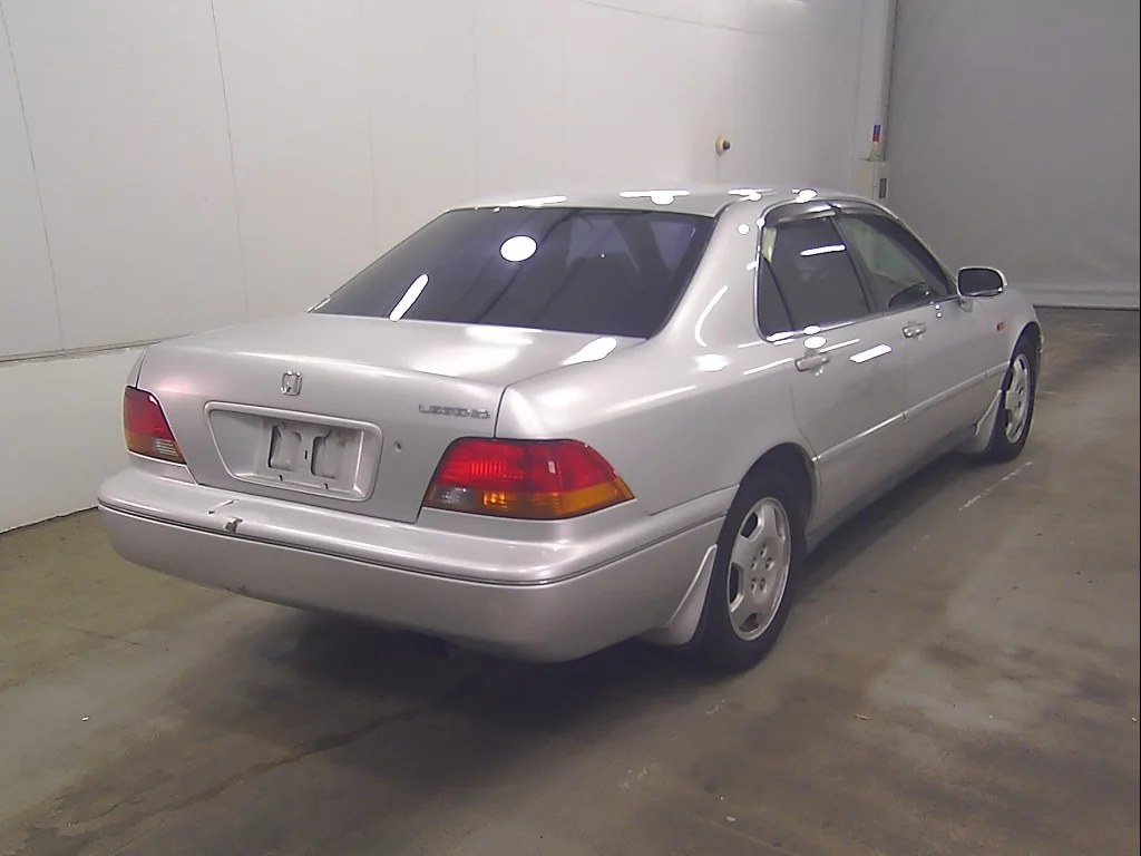 Honda Legend  с аукциона в Японии