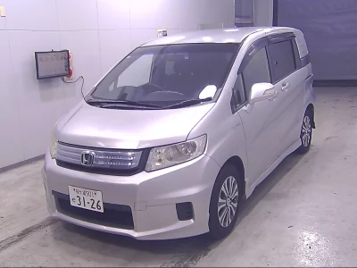 HONDA FREED SPIKE