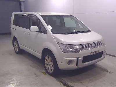 Mitsubishi DELICA D5