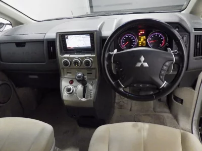 MITSUBISHI DELICA D5