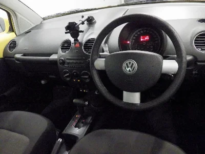 VOLKSWAGEN NEW BEETLE