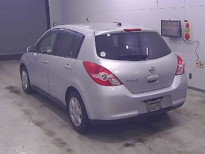NISSAN TIIDA
