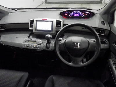 HONDA FREED SPIKE