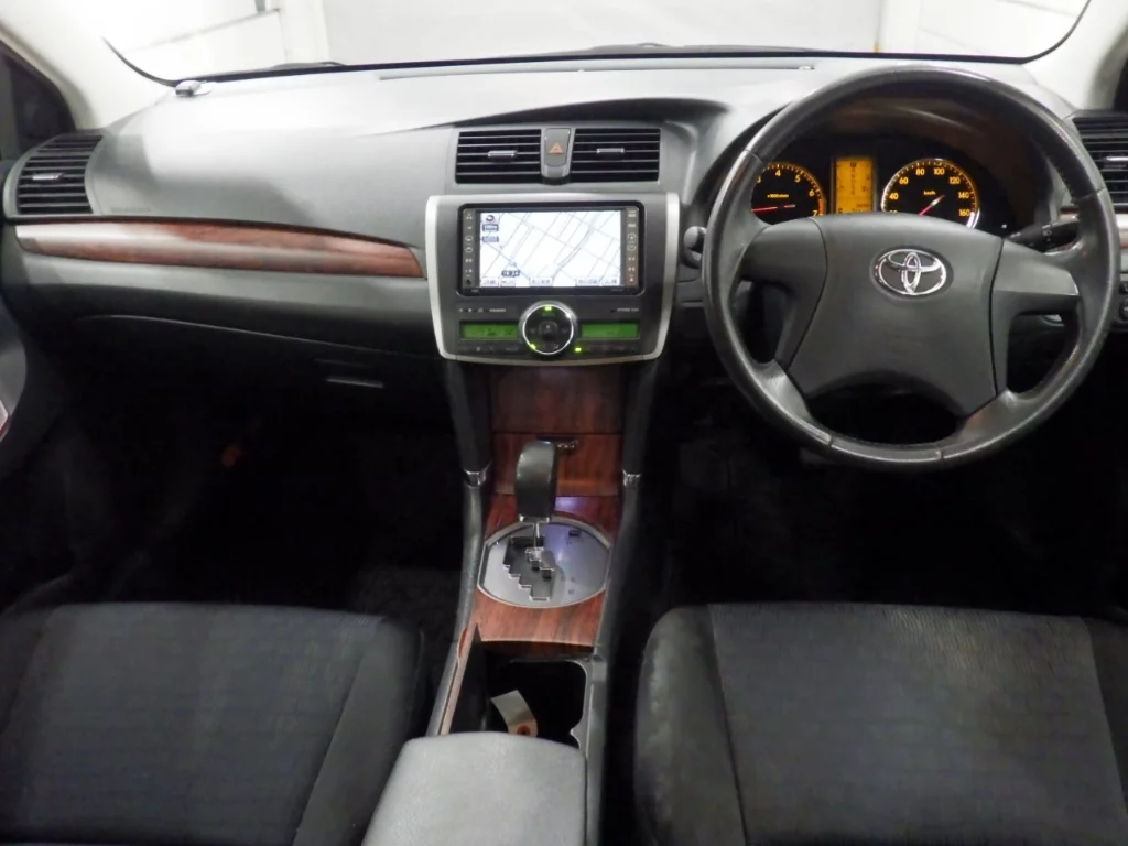 Toyota Allion  с аукциона в Японии
