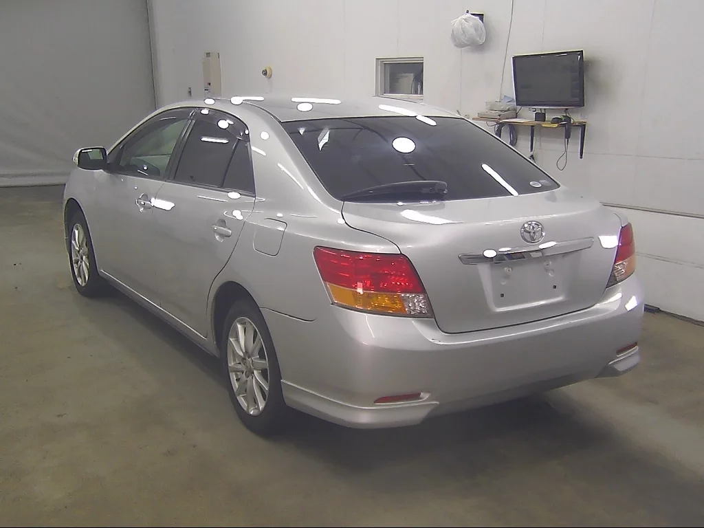 Toyota Allion  с аукциона в Японии