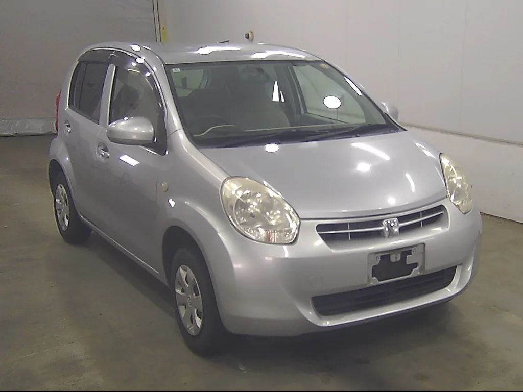 Toyota Passo  с аукциона в Японии
