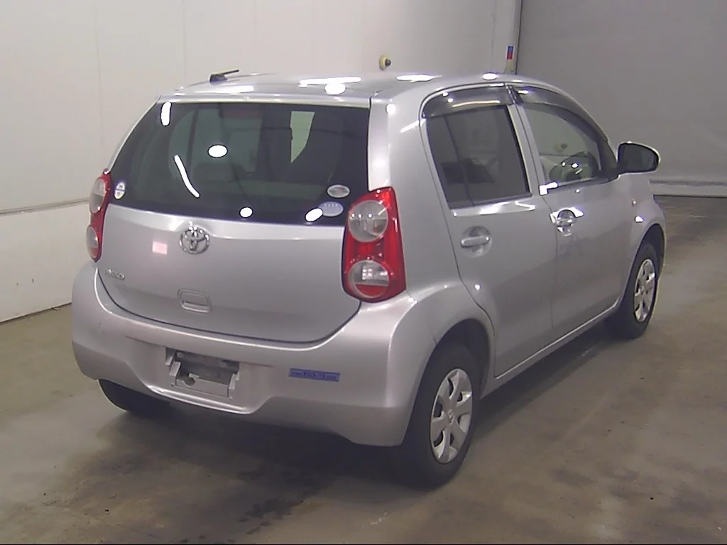 Toyota Passo  с аукциона в Японии