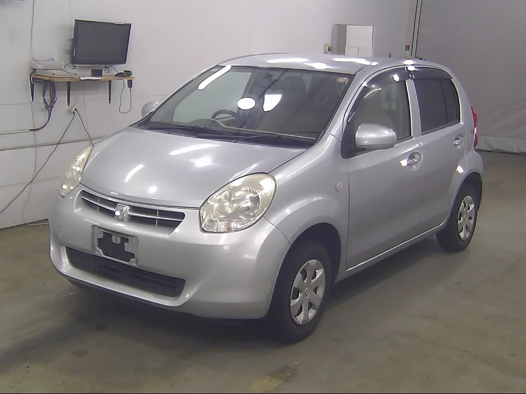 Toyota Passo  с аукциона в Японии
