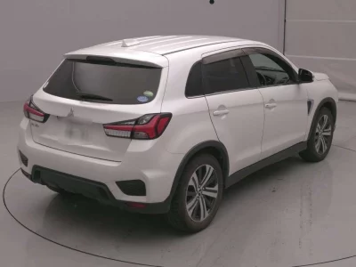 MITSUBISHI RVR
