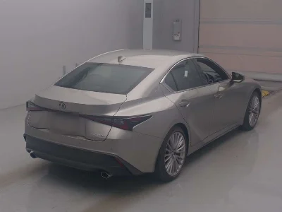 LEXUS IS