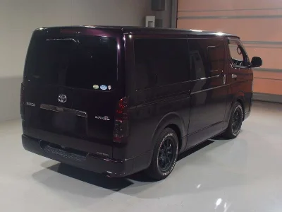 TOYOTA HIACE VAN