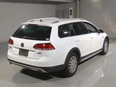 VOLKSWAGEN GOLF ALLTRACK