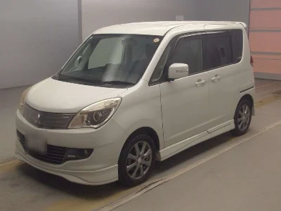 MITSUBISHI DELICA D2