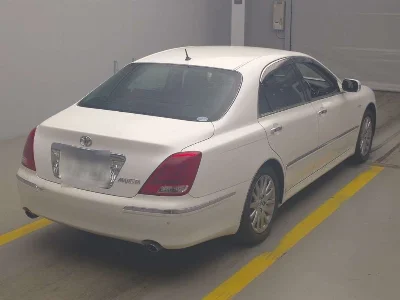TOYOTA CROWN MAJESTA