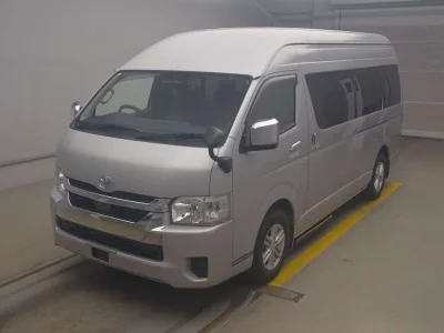 TOYOTA HIACE