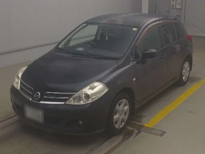 NISSAN TIIDA