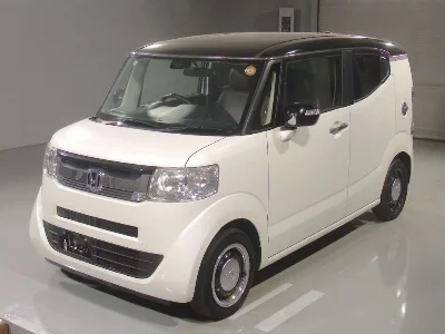 HONDA N BOX SLASH