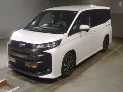 TOYOTA NOAH