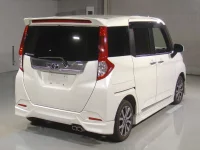 Цена авто Toyota Roomy с аукционов Японии, номер кузова M900A, пробег 61 000, оценка 8