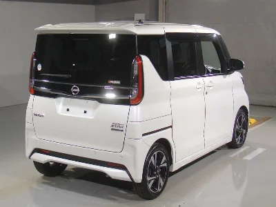 NISSAN ROOX