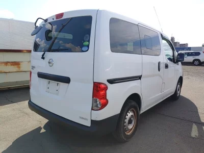 NISSAN NV200