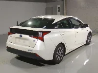 Цена авто Toyota Prius с аукционов Японии, номер кузова ZVW51, пробег 50 000, оценка 7